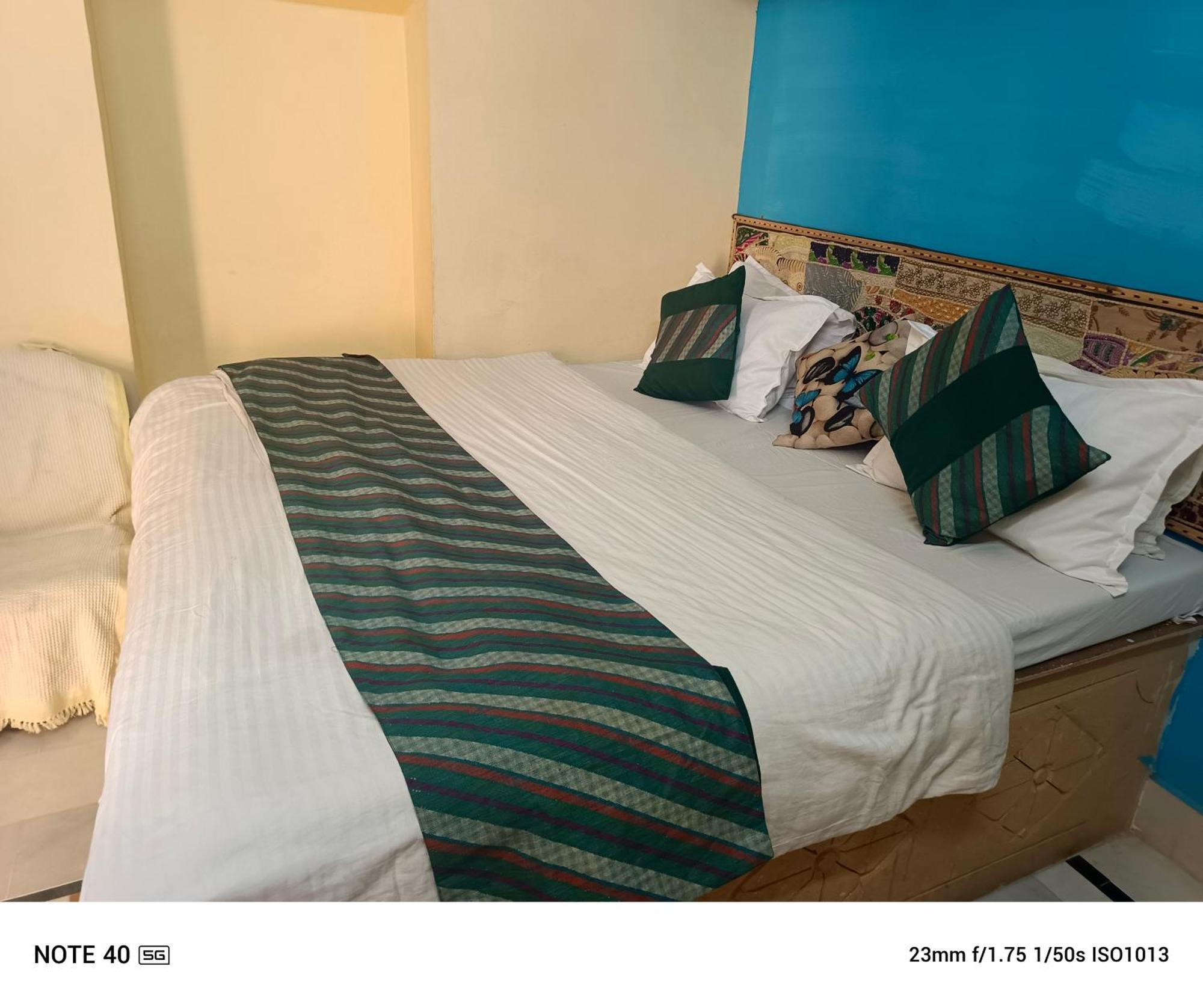 Neem Guest House Jaisalmer Bilik gambar